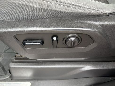 Used 2019 Chevrolet Silverado 1500 RST AWD/4WD image 16