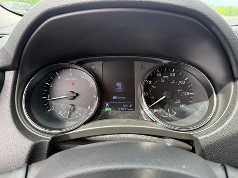 Used 2019 Nissan Rogue S w/ Special Edition Package AWD/4WD image 29