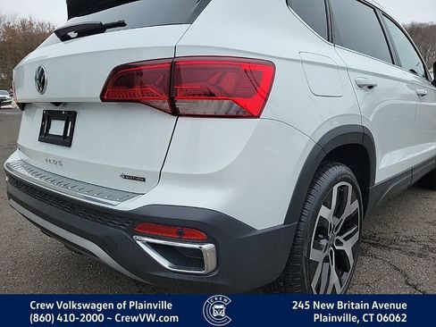 Certified 2022 Volkswagen Taos SEL image 31