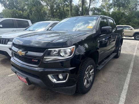 Used 2019 Chevrolet Colorado Z71 AWD/4WD image 2