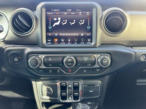 Used 2021 Jeep Wrangler Unlimited Sport image 23