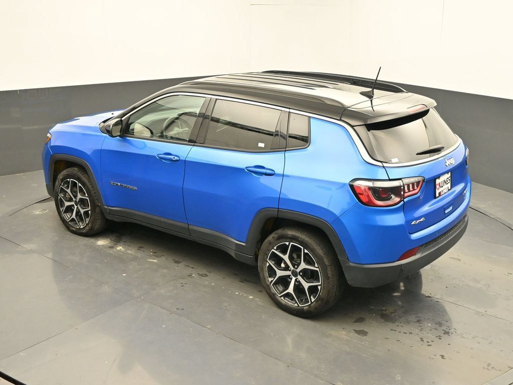 Used 2025 Jeep Compass Limited AWD/4WD image 37