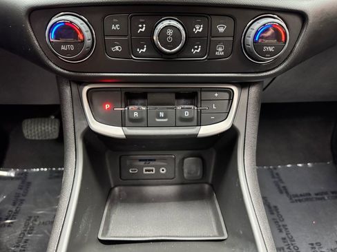 Used 2023 GMC Terrain SLT w/ Elevation Edition AWD/4WD image 19