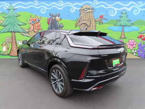 Certified 2024 Cadillac Lyriq Sport AWD/4WD image 7