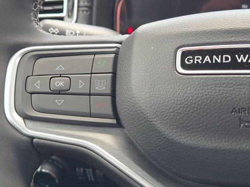 New 2026 Jeep Grand Wagoneer L 4WD w/ Premium Group I image 40