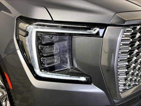 Used 2021 GMC Yukon Denali w/ LPO, Illumination Package RWD image 27