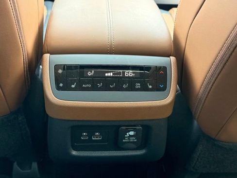 Certified 2024 Nissan Pathfinder Platinum w/ Cargo Package AWD/4WD image 22