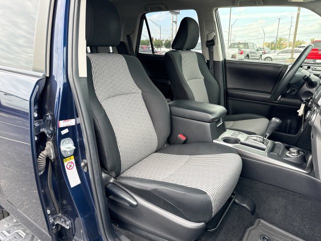 Used 2016 Toyota 4Runner SR5 AWD/4WD image 24