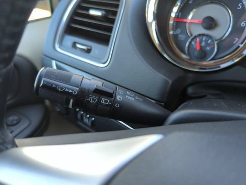 Used 2016 Chrysler Town & Country Touring w/ Driver Convenience Group FWD image 35