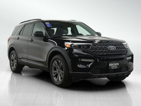 Used 2021 Ford Explorer XLT w/ Equipment Group 202A image 7