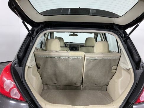 Used 2011 Nissan Versa SL image 23