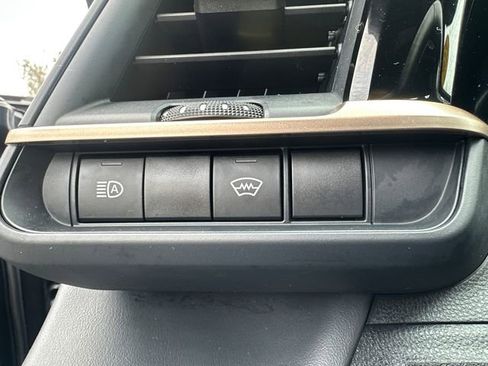 Used 2023 Toyota Crown XLE image 31