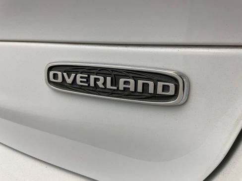 Used 2021 Jeep Grand Cherokee L Overland w/ Luxury Tech Group IV RWD image 17