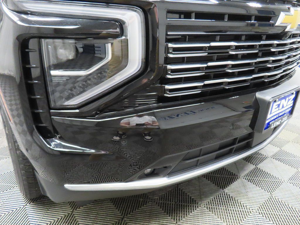Used 2025 Chevrolet Suburban High Country AWD/4WD image 54