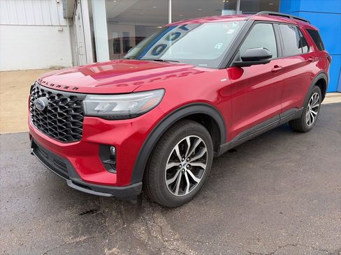 Used 2025 Ford Explorer ST-Line AWD/4WD image 3