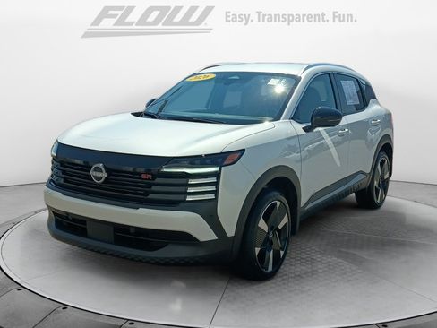 Used 2026 Nissan Kicks SR FWD image 3