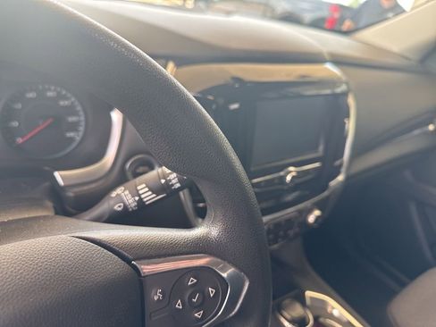 Used 2018 Chevrolet Traverse LS FWD image 15
