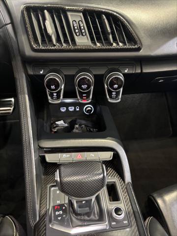 Used 2017 Audi R8 V10 w/ Carbon Exterior Package AWD/4WD image 22