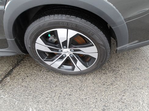 Used 2020 Volvo V60 T5 Cross Country image 23