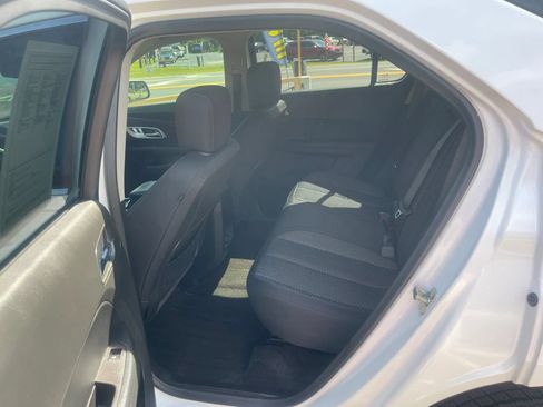 Used 2017 Chevrolet Equinox LT w/ Convenience Package FWD image 12