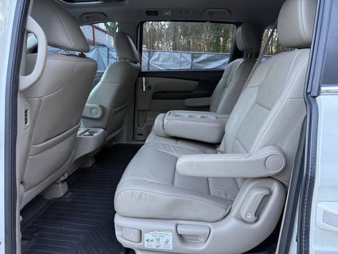 Used 2016 Honda Odyssey EX-L image 18
