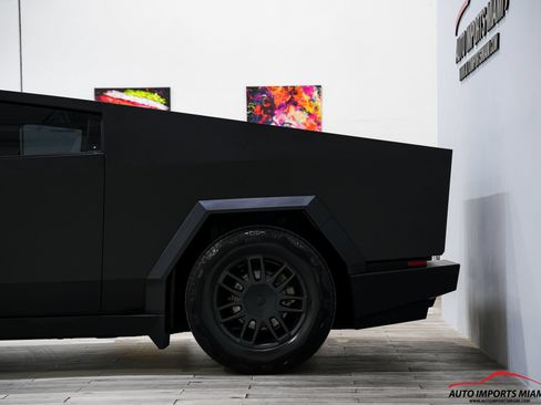 Used 2026 Tesla Cybertruck AWD Crew Cab image 15