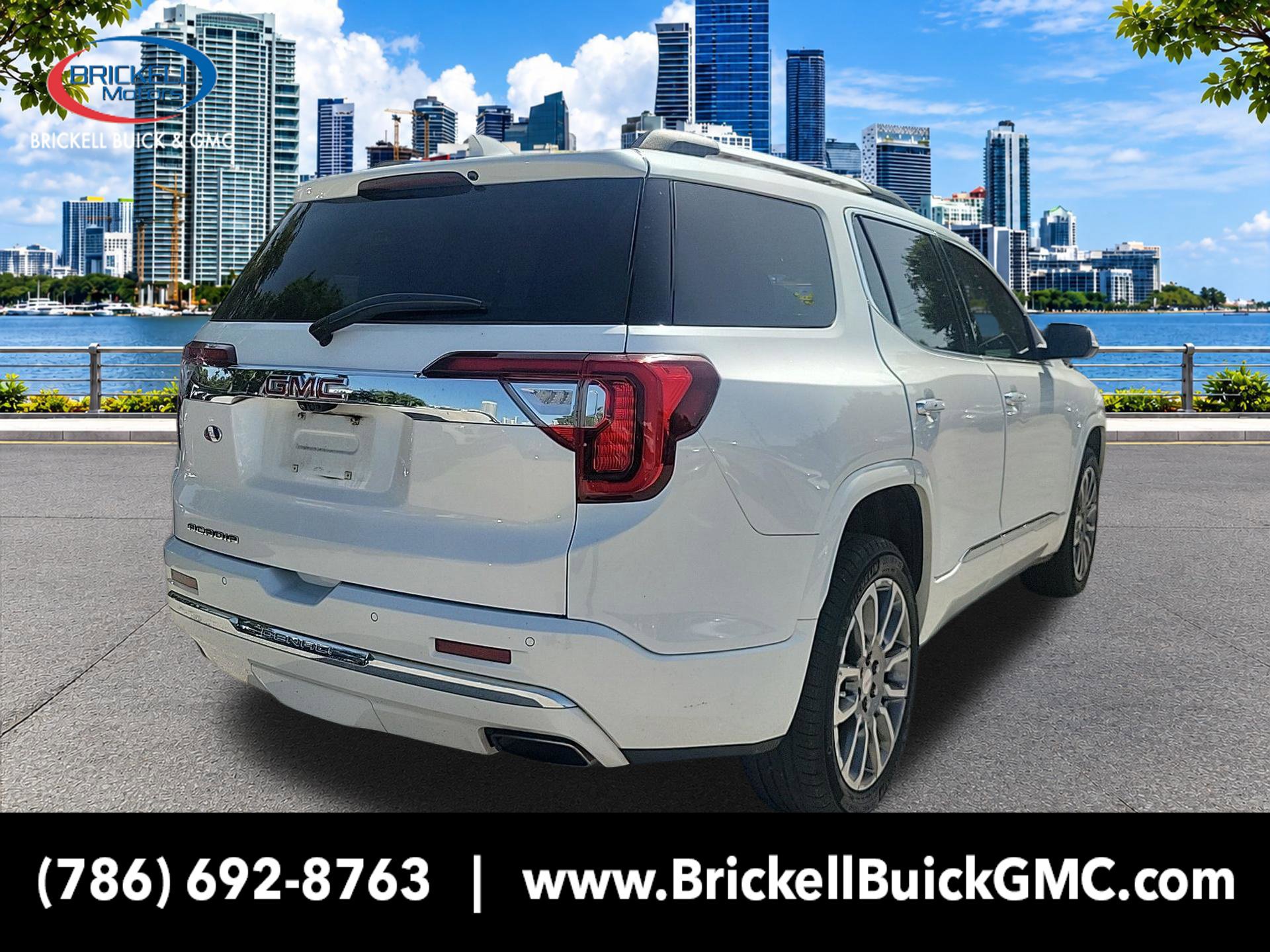 Used 2023 GMC Acadia Denali w/ Denali Ultimate Package FWD image 9