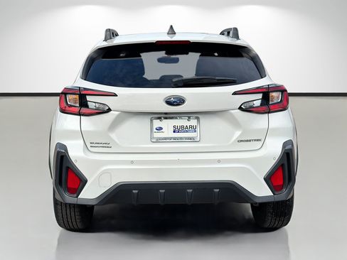 Used 2024 Subaru Crosstrek 2.5i Limited w/ Crosstrek Mirror Package AWD/4WD image 4