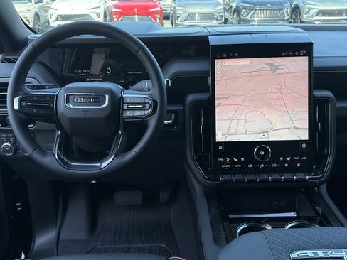 New 2026 GMC Yukon AT4 w/ AT4 Premium Package AWD/4WD image 8