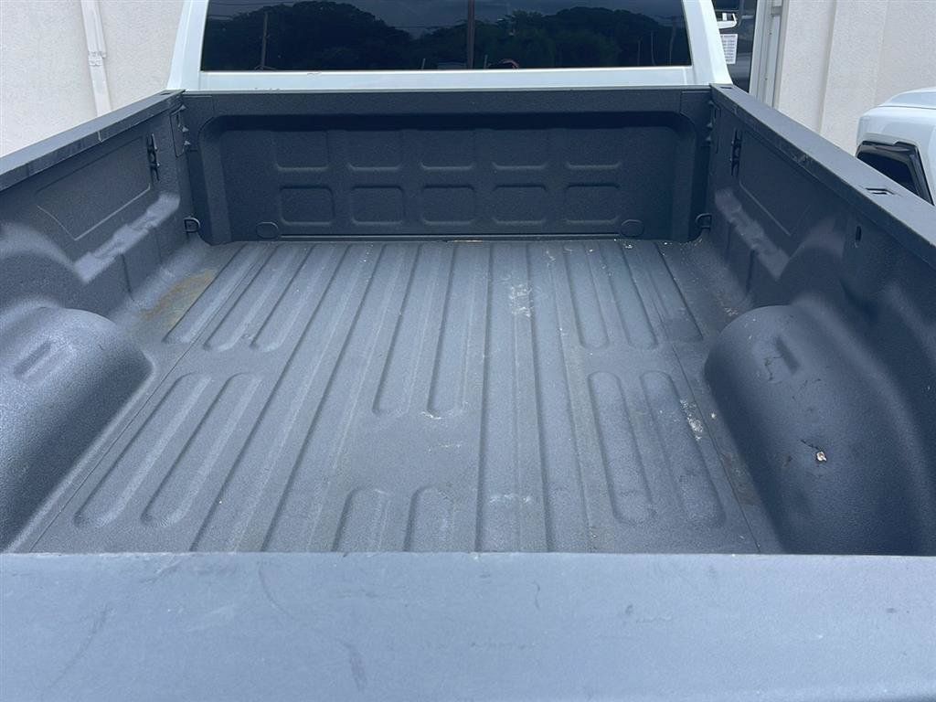 Used 2024 RAM 3500 Tradesman w/ Chrome Appearance Group AWD/4WD image 5