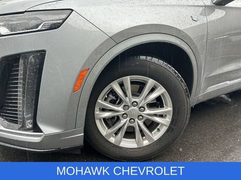 Used 2025 Cadillac XT6 Luxury FWD image 8