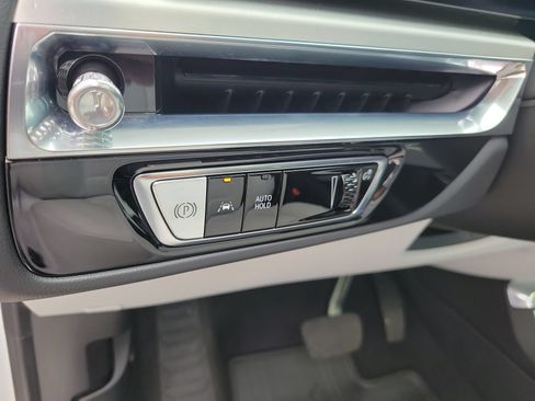 Used 2024 Cadillac Lyriq Luxury RWD image 32