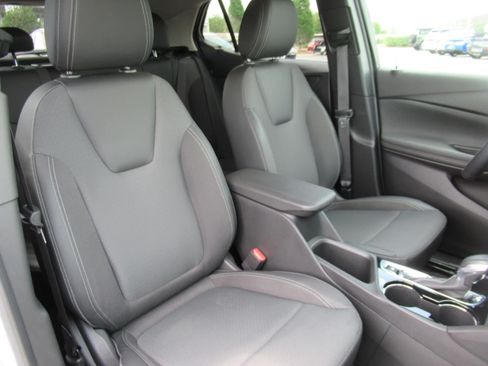Used 2024 Buick Encore GX Preferred FWD image 9