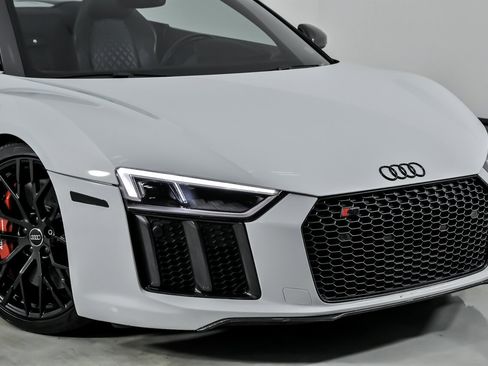 Used 2018 Audi R8 V10 plus image 3