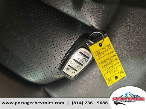 Used 2024 Chrysler Pacifica Touring-L FWD image 31