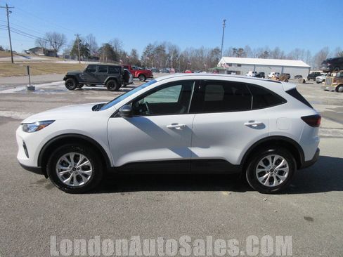 Used 2025 Ford Escape Active w/ Tech Pack #1 image 2