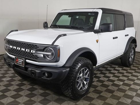 Used 2025 Ford Bronco Badlands AWD/4WD image 8