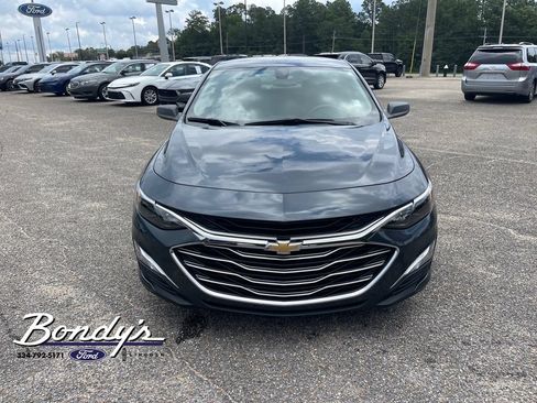 Used 2020 Chevrolet Malibu LS FWD image 2