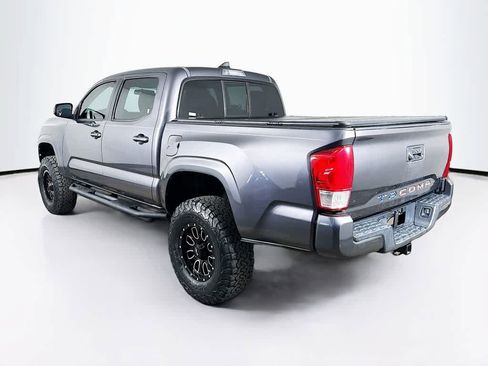 Used 2017 Toyota Tacoma SR image 4