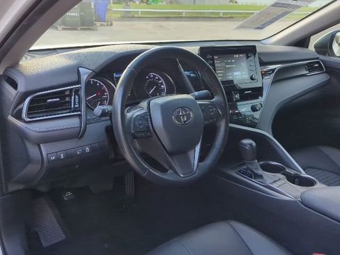 Used 2023 Toyota Camry SE FWD image 4