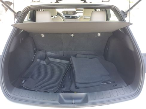 Used 2022 Lexus UX 200 image 8