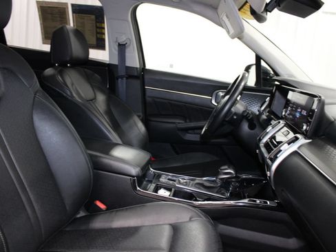 Used 2023 Kia Sorento SX AWD/4WD image 32