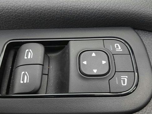 Used 2023 Mercedes-Benz Sprinter 2500 image 16