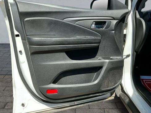Used 2021 Honda Pilot EX image 9