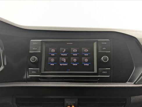 Used 2024 Volkswagen Jetta SE image 26