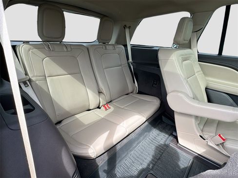 Used 2023 Lincoln Aviator Reserve w/ Elements Package Plus image 30