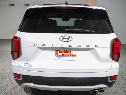 Used 2022 Hyundai Palisade SEL w/ Premium Package FWD image 8