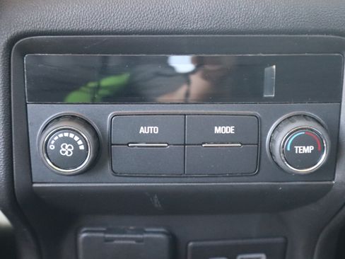 Used 2023 GMC Acadia SLE w/ Driver Convenience Package FWD image 26