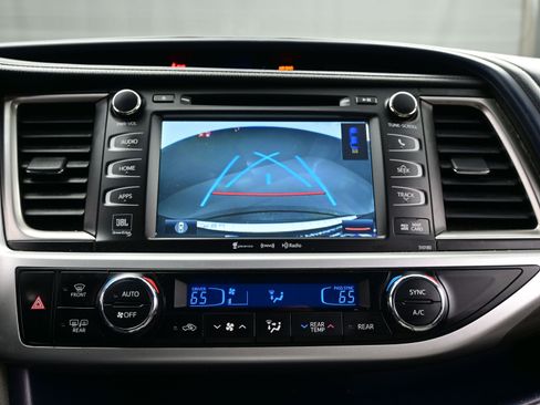 Used 2017 Toyota Highlander Limited Platinum image 20