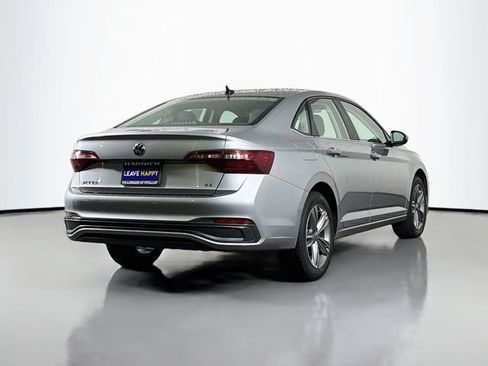 Certified 2024 Volkswagen Jetta SE FWD image 7